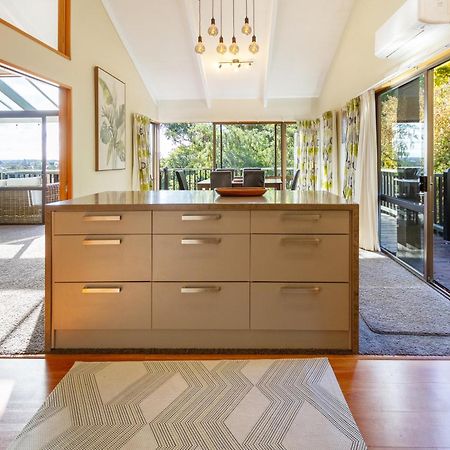 Sherwood Lodge 4-Bedroom Holiday Home With Spectacular Views Christchurch Bagian luar foto