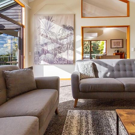 Sherwood Lodge 4-Bedroom Holiday Home With Spectacular Views Christchurch Bagian luar foto
