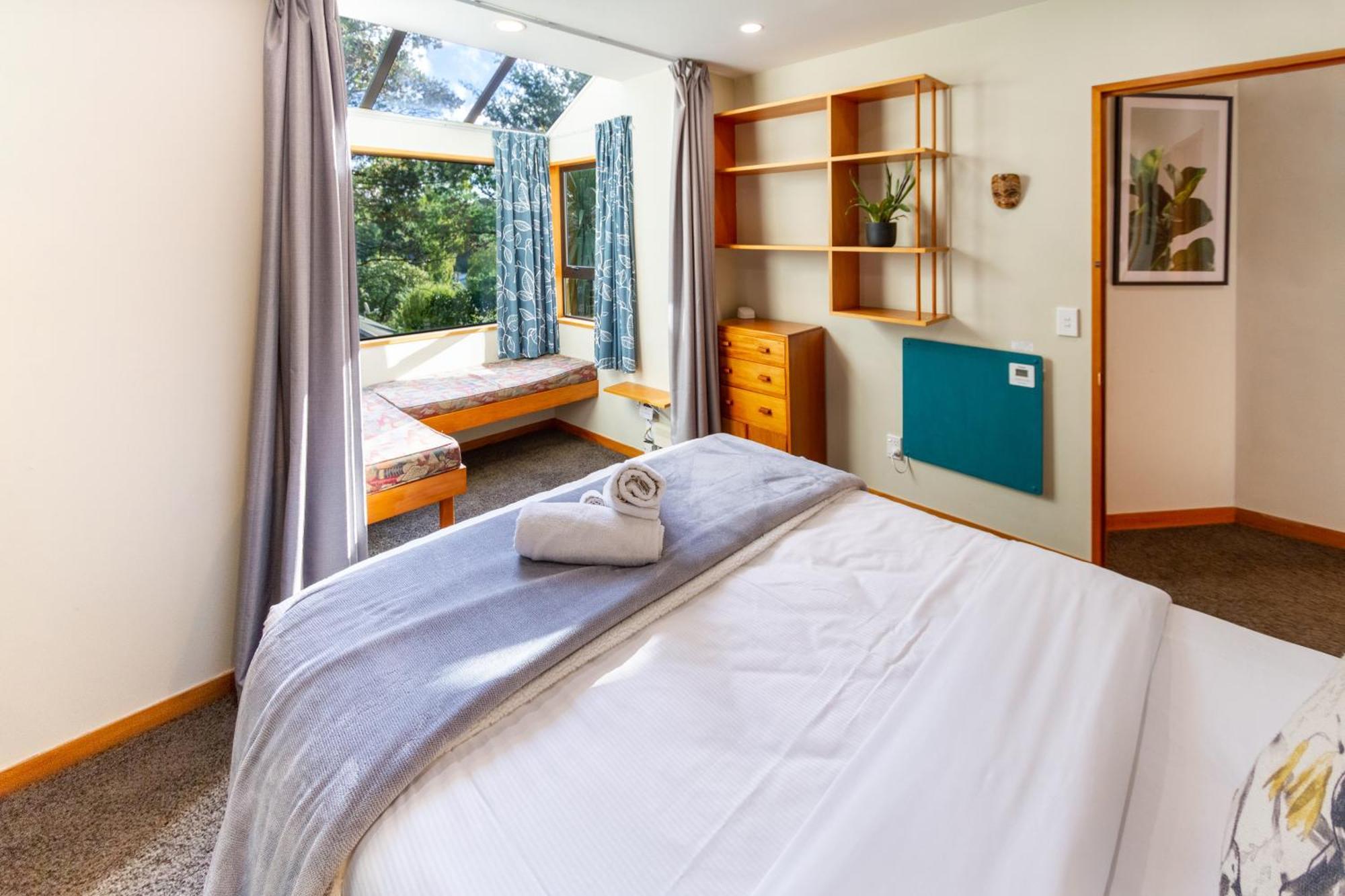 Sherwood Lodge 4-Bedroom Holiday Home With Spectacular Views Christchurch Bagian luar foto